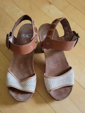 Dansko Debby Raffia Woven Brown and Cream Ankle Strap Sandals - 36